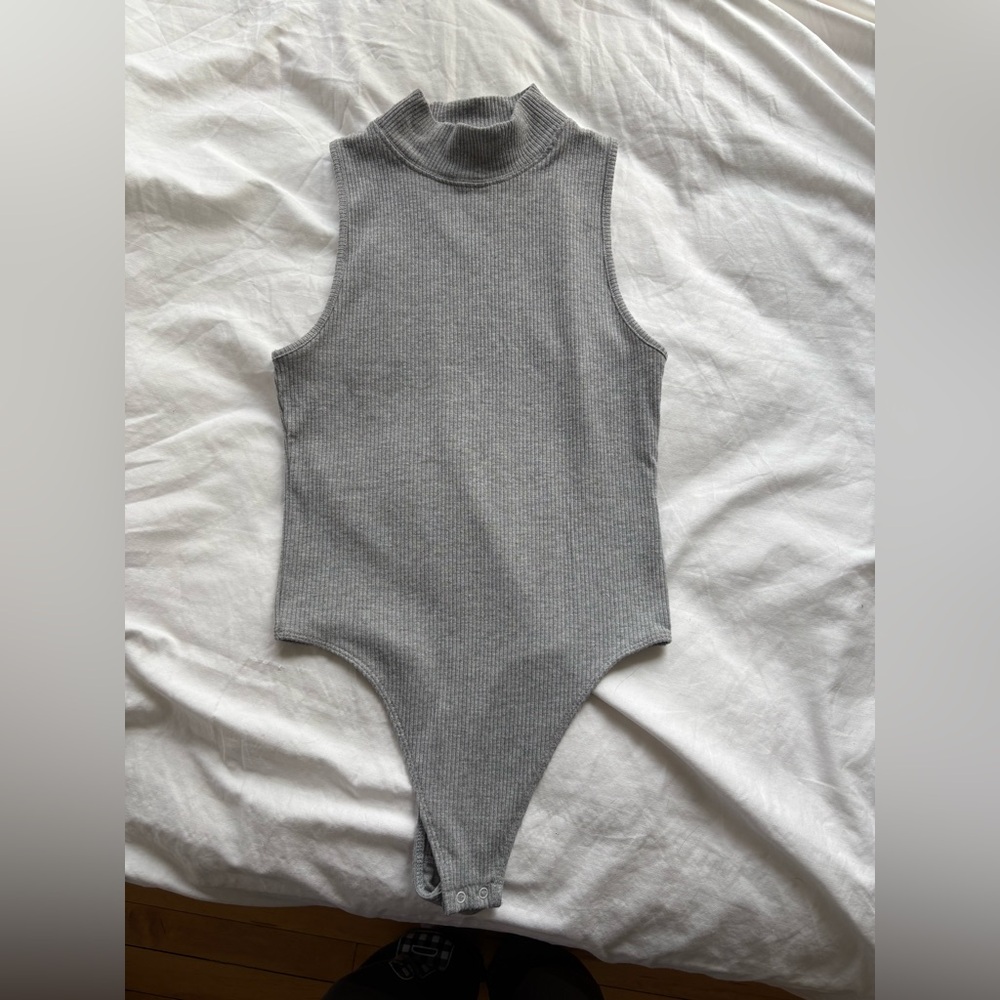 Gray Aerie Bodysuit Size Small